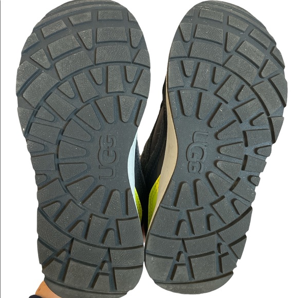 UGG boys slip on sneaker size 1 - Picture 4 of 15